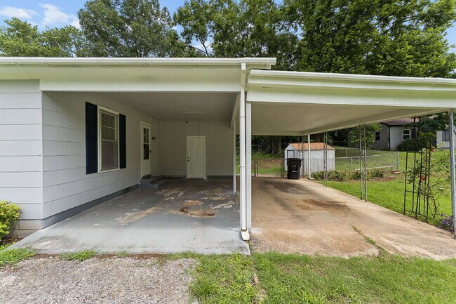 Foto del edificio - "Charming 3-Bedroom Retreat with Spacious Living in Murfreesboro!"