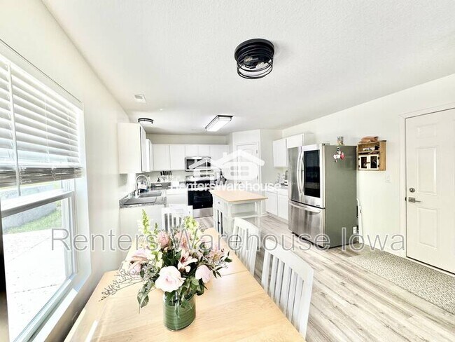 Foto del edificio - 375 Hillside Dr