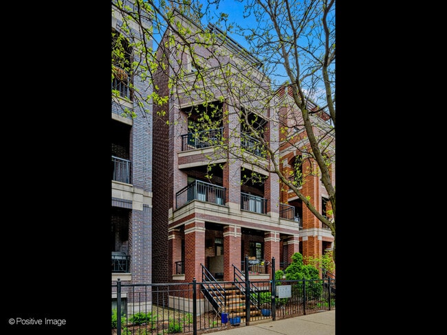 Building Photo - 1047 W Monroe St
