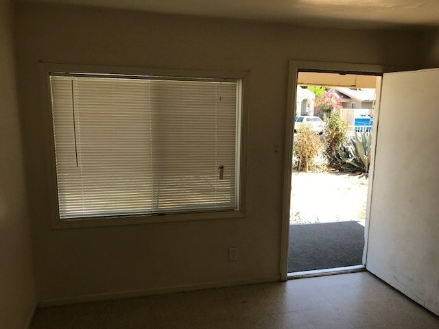 Building Photo - duplex