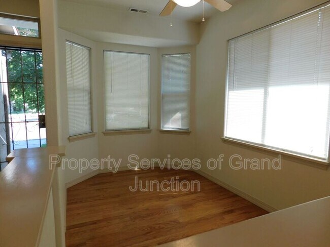 Foto del edificio - 1625 Treehaven Ct