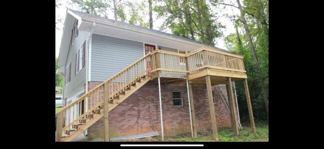 Building Photo - 1480 Forest Hill Dr.