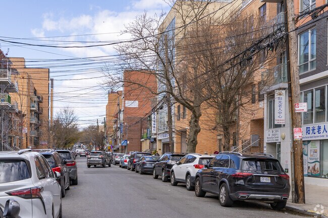 Building Photo - 869 57th St