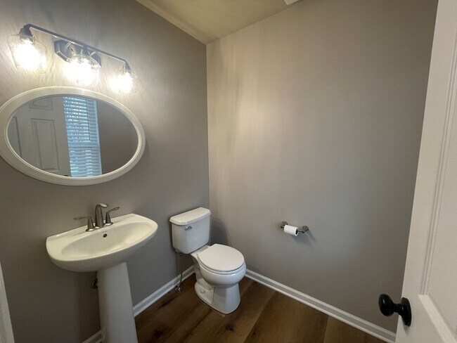 Foto del edificio - 24537 Brownstone Blvd