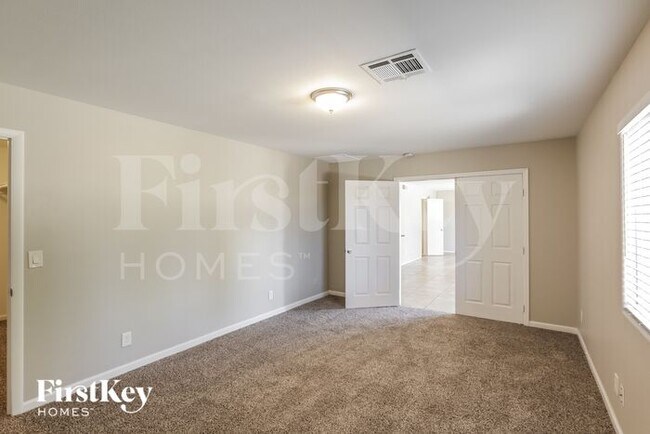 Building Photo - 4216 W Royal Palm Rd