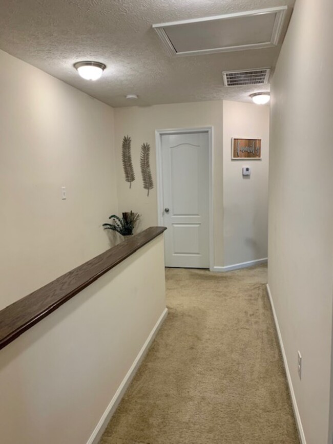 Building Photo - Bettye Gresham 3109