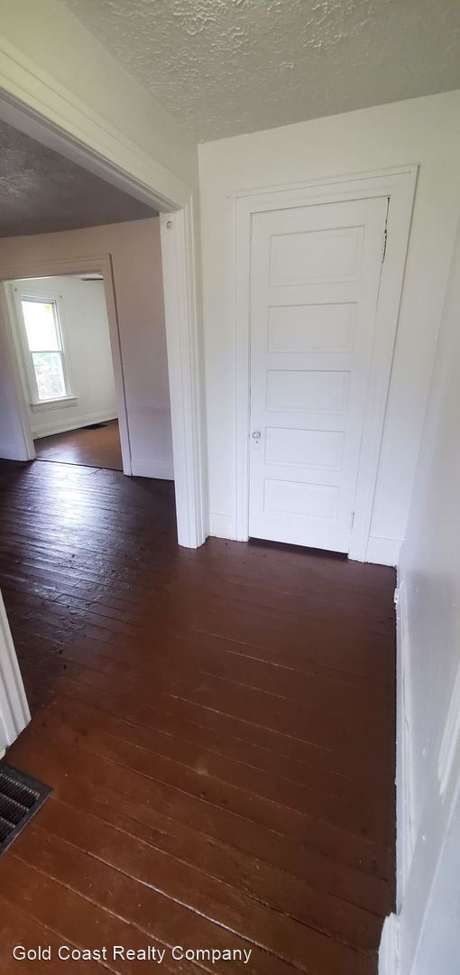 Building Photo - 3 br, 1 bath House - 1329 Swisher Avenue