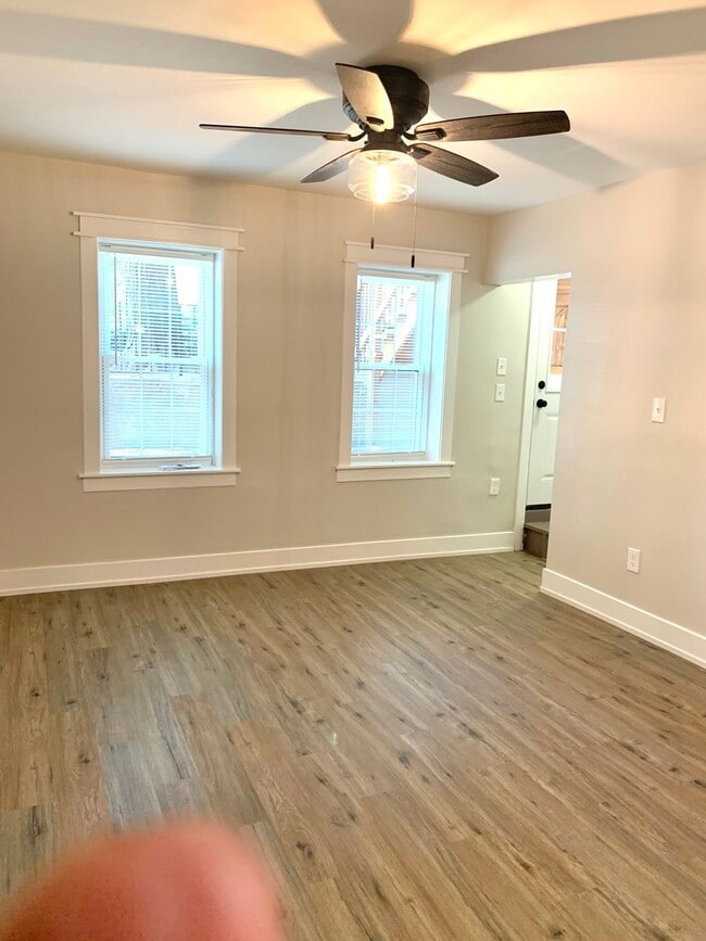 Building Photo - 1943 N Winchester Ave