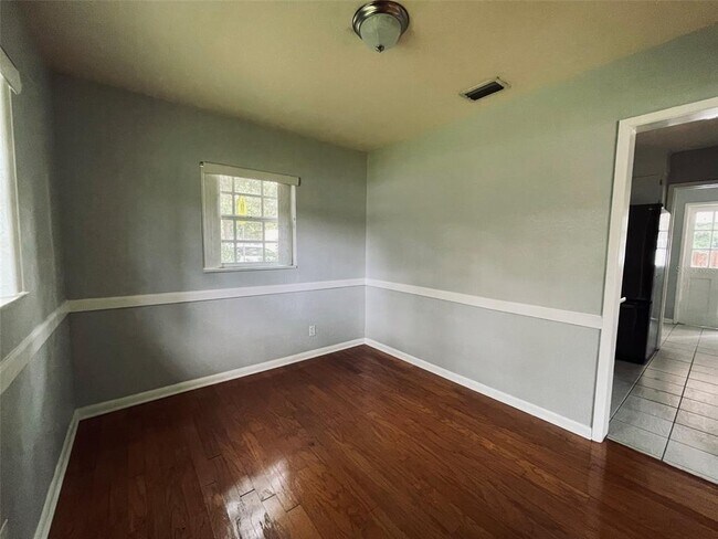 Foto del edificio - 1039 S Frankland Rd