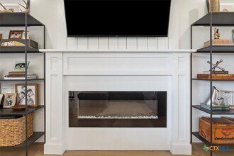 Building Photo - 5102 Dauphin Dr