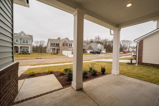 Building Photo - **BE THE LUCKY ONE TO LIVE IN THIS BEAUTIFUL HOME IN THE DESIRABLE SAWGRASS NEIGHBORHOOD IN SPRIN...