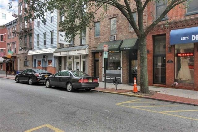 Primary Photo - 369 1st St