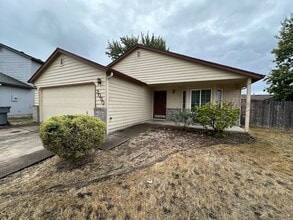 Building Photo - 3050 Quail Ct SE