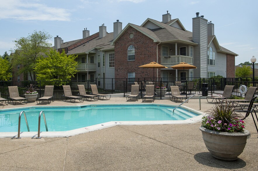 Martin's Point Apartment Homes Rentals Lombard, IL