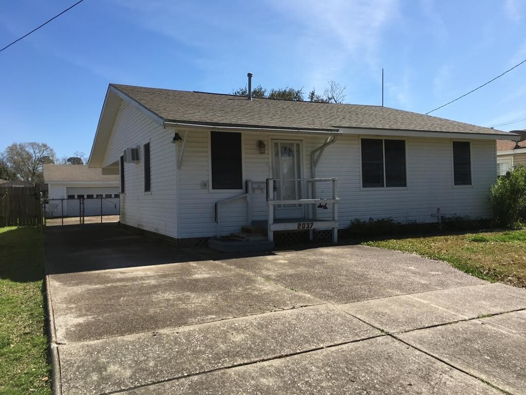 2037 8th St, Port Neches, TX 77651 House Rental in Port Neches, TX