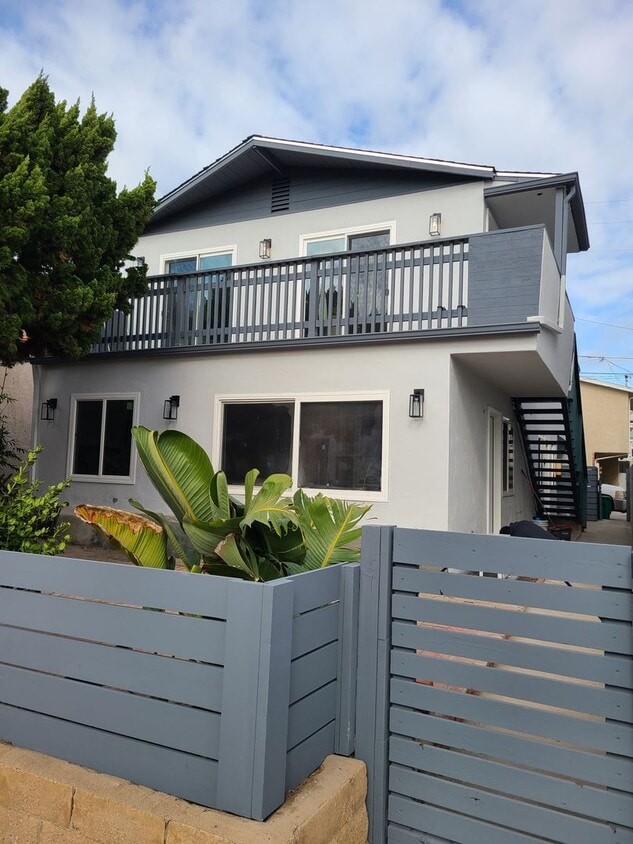 Primary Photo - Newly remodeled and fully "furnished" 1 be...