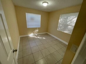 Building Photo - 632 54th St