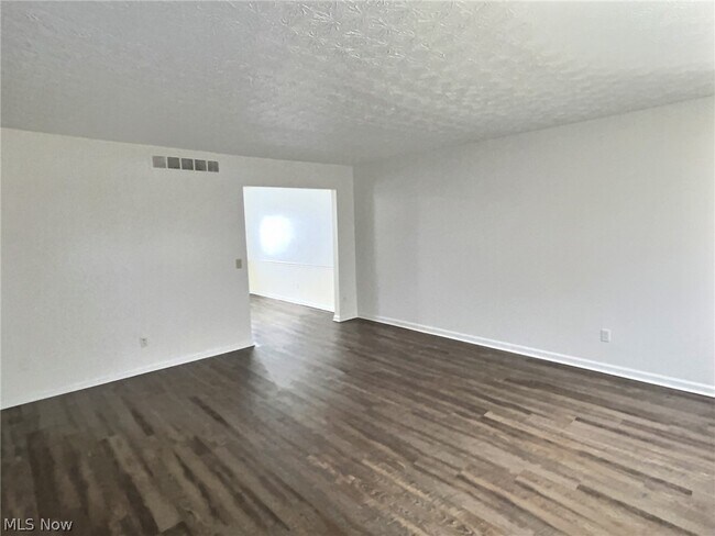 Foto del edificio - 2566 Graham Rd