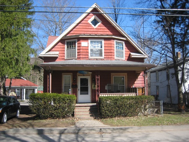 22 West University, 2 apartamentos - 4 Elm St