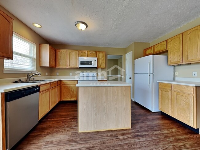 Building Photo - 10942 Alamosa Dr