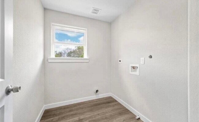 Foto del edificio - 6801 Haight St