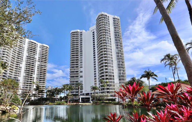 Foto del edificio - 19101 Mystic Pointe Dr