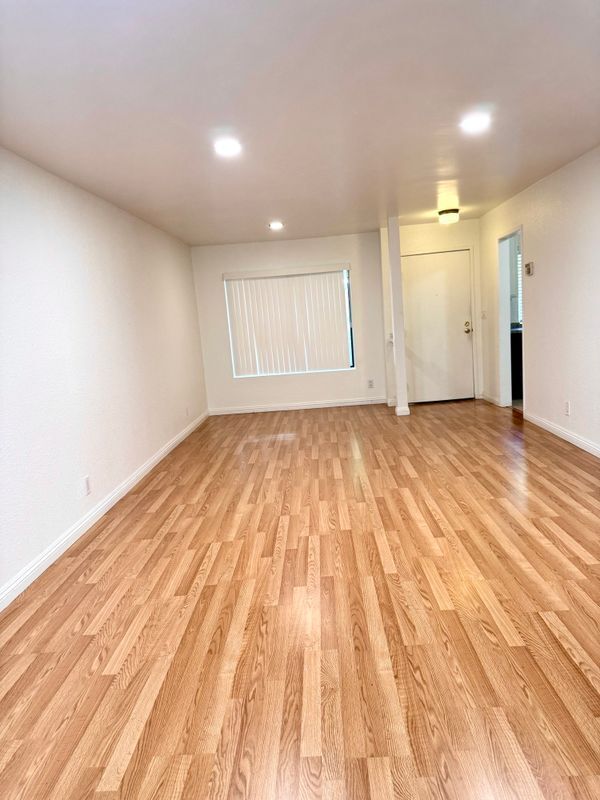 Foto del edificio - 4141 Via Marisol