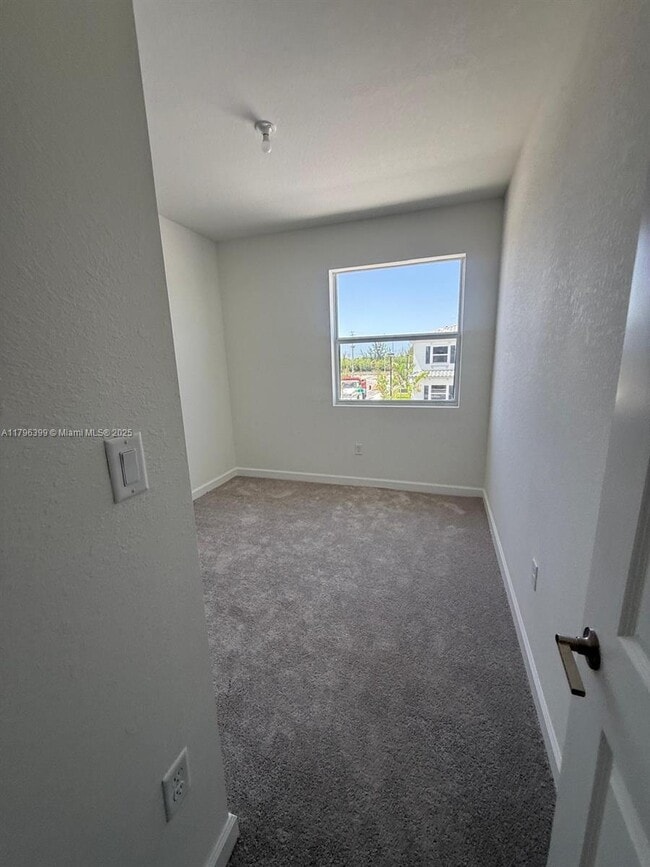 Foto del edificio - 1161 SE 1st St