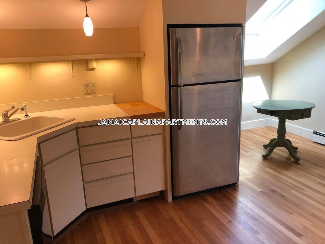 Foto principal - 36 Greenough Ave