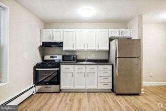 Building Photo - 702 Chaney Dr