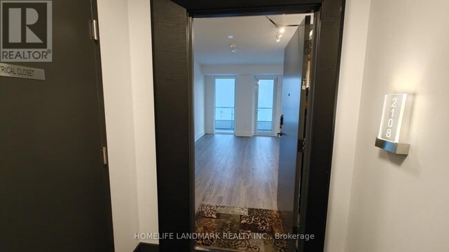 Building Photo - 70 Princess St