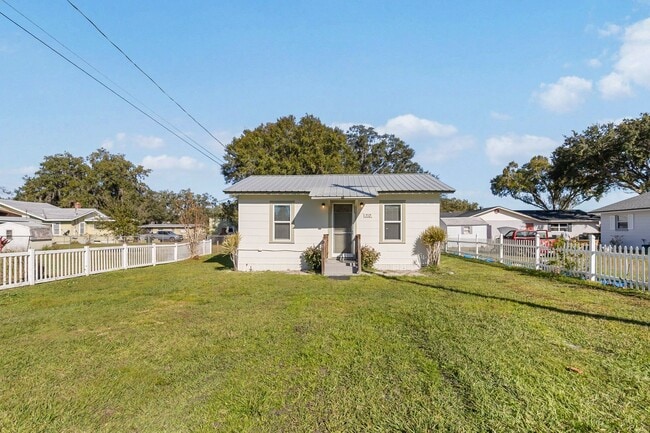 Charming 1/1 Home in St. Cloud Close to the Lakefront Park - Charming 1/1 Home in St. Cloud Close to the Lakefront Park