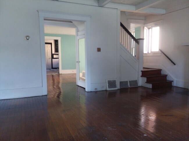 Building Photo - 186 Monterey St