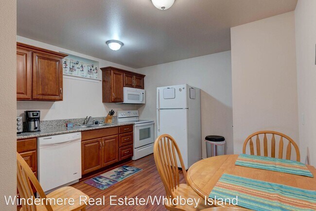 Building Photo - 295 W Rhodena Dr