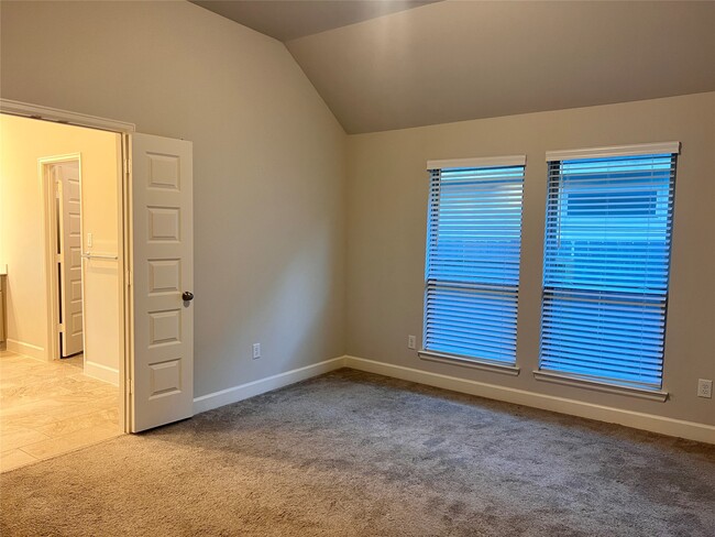 Building Photo - 418 Glacier Pass