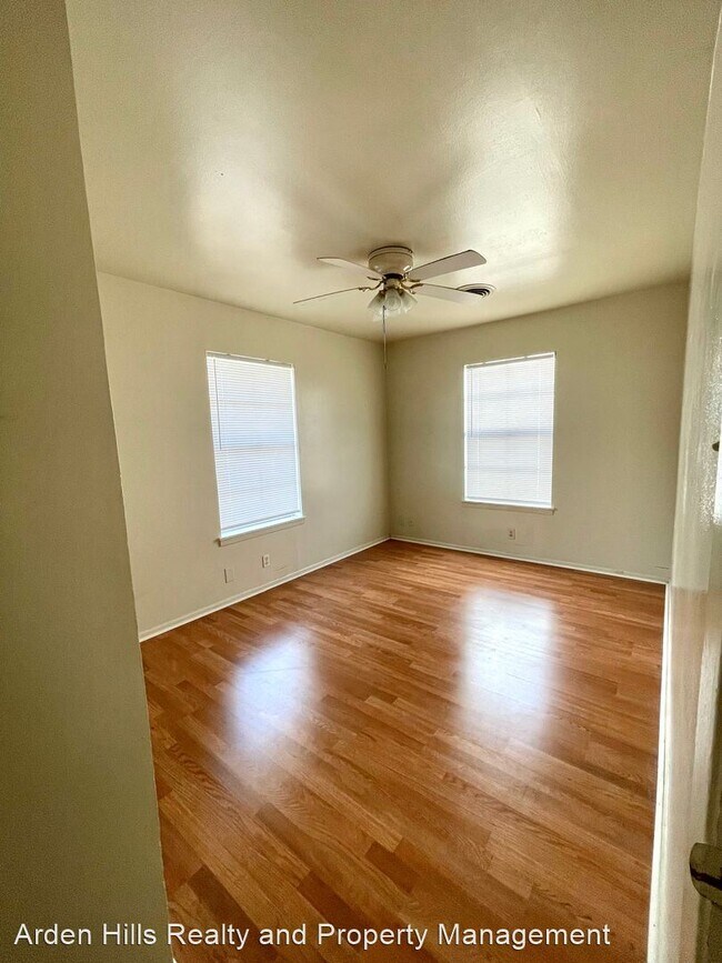 Building Photo - 2 br, 1 bath House - 1300 Ridge Dr.