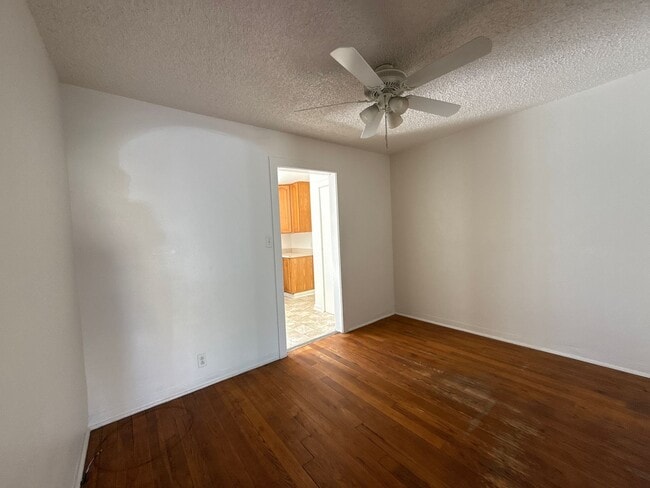 Foto del edificio - 817-823 Monroe St