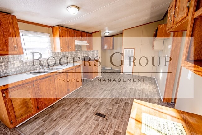 Building Photo - 25 Brunswick Ln