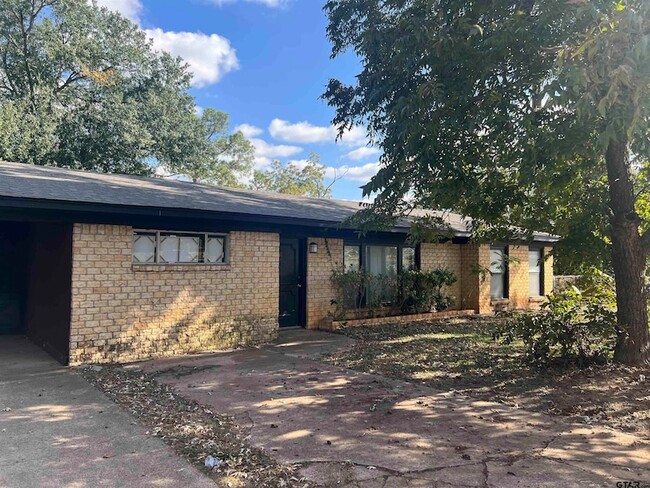 Foto del edificio - 1228 Carol Ln