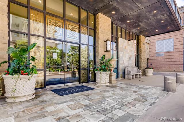 Foto del edificio - 5455 Landmark Pl