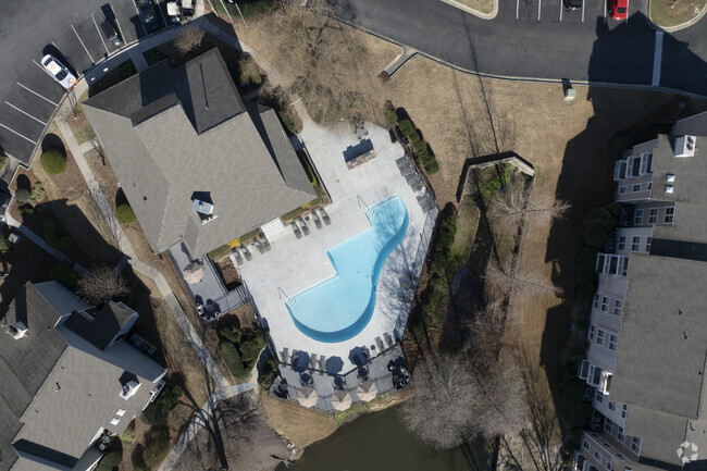 Piscina - Springhouse Apartments