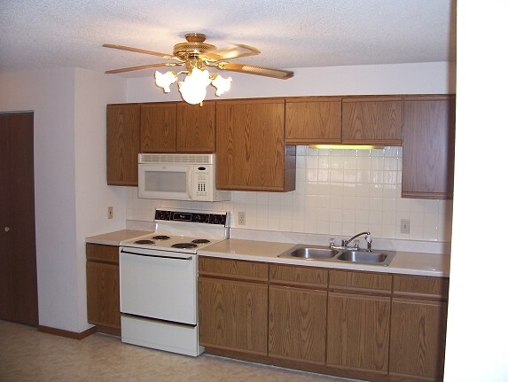 Foto principal - Oak Crest Apartments