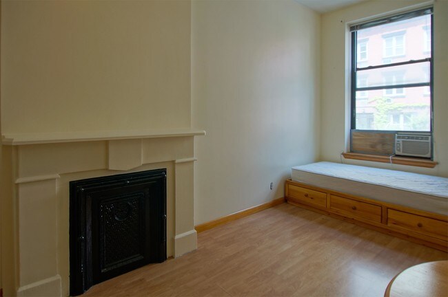 Foto del edificio - 10 W 30th St