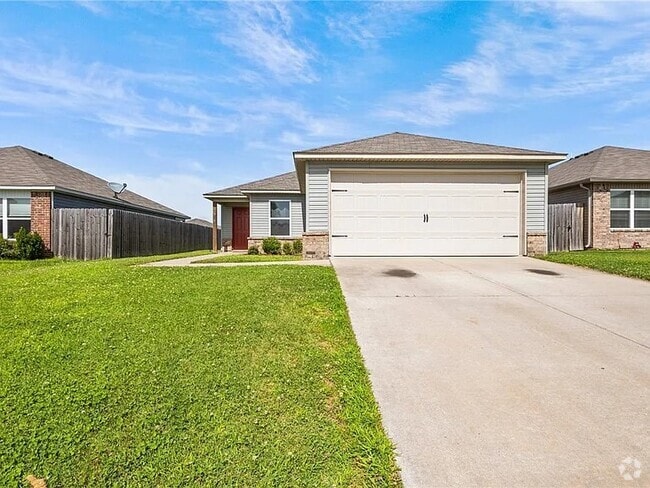 Building Photo - 5018 W Claxton Cir