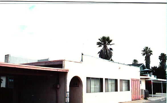 Building Photo - 1043 Bath Ln