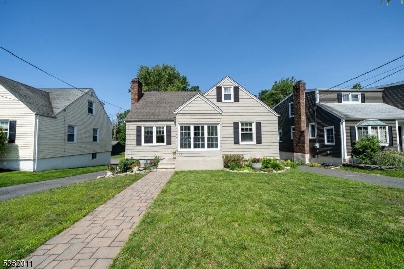 Primary Photo - 68 Derwent Ave