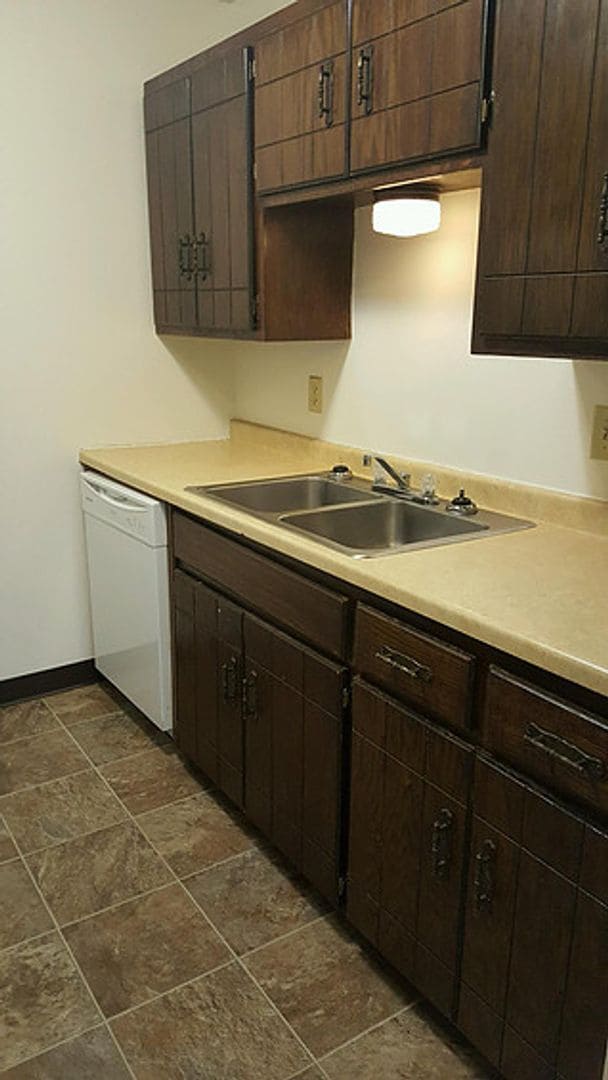 Building Photo - Two Bedroom, One Bathroom