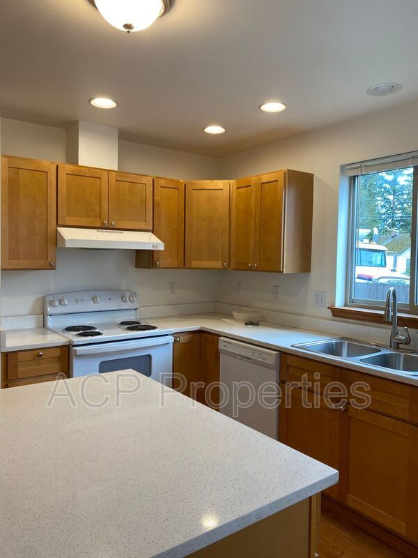 5891 Cedar St Unit 101, Ferndale, WA 98248 Condo for Rent in Ferndale, WA