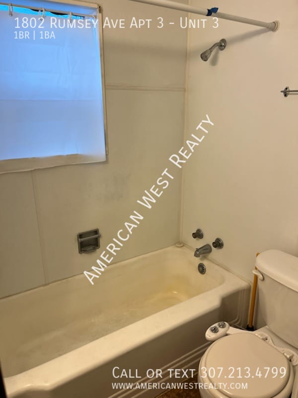 Building Photo - 1802 Rumsey Ave