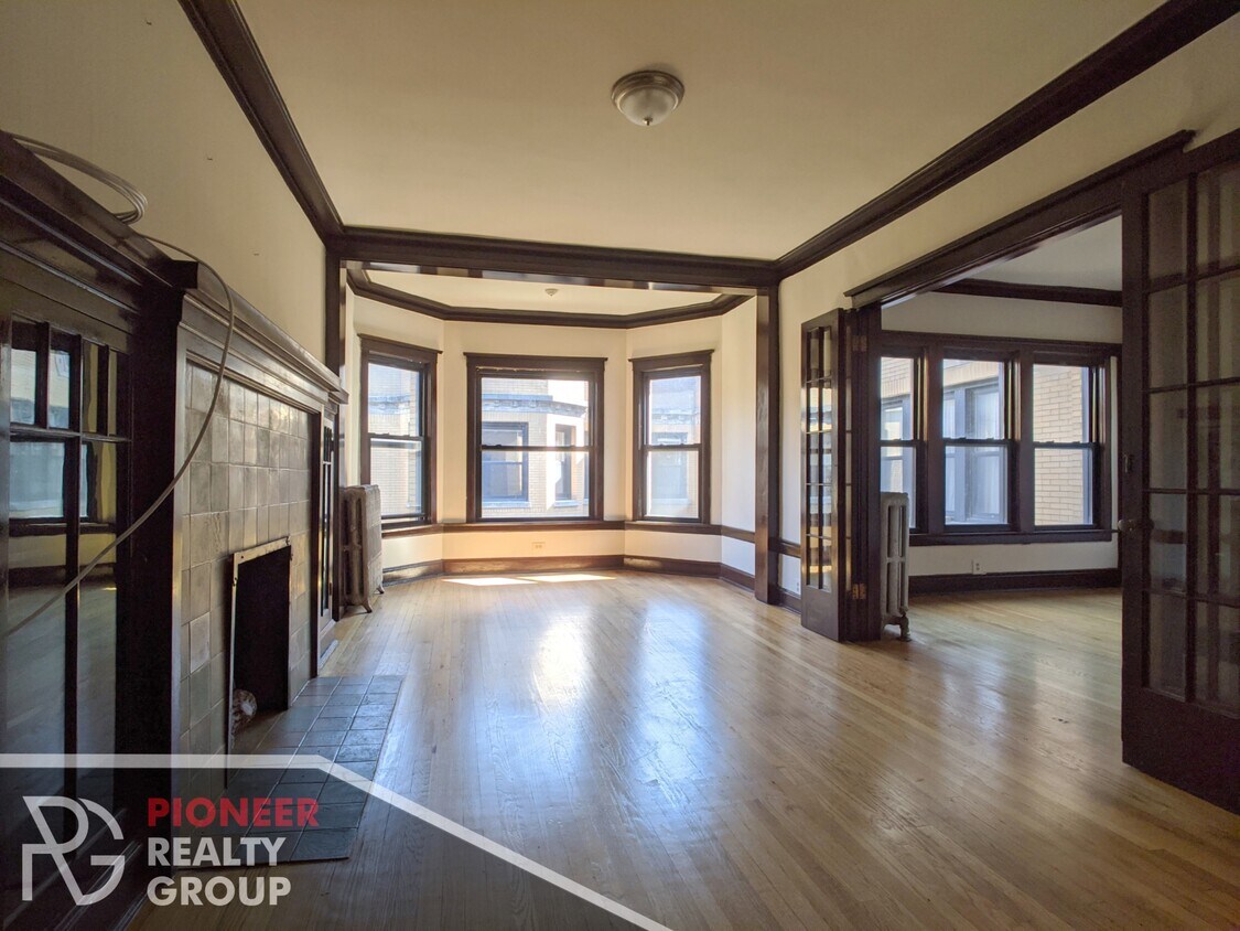 Foto principal - 2422 N Sawyer Ave